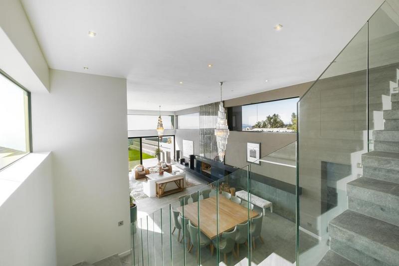 7 Bedroom Property for Sale in Bantry Bay Western Cape